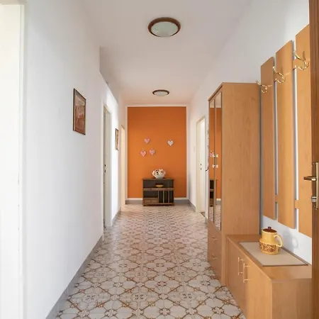 Terrace * Μακάρσκα